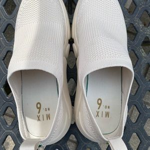 Mix No. 6 Women’s size 9 Casual slip-on crochet look shoes
